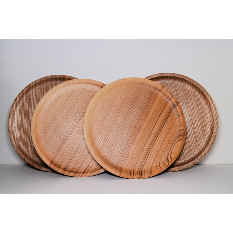 Assiette plate en bois de frêne, tourné dans notre atelier artisanal