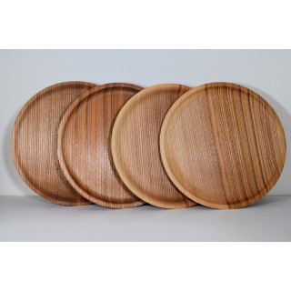 Assiette plate en bois de frêne, tourné dans notre atelier artisanal