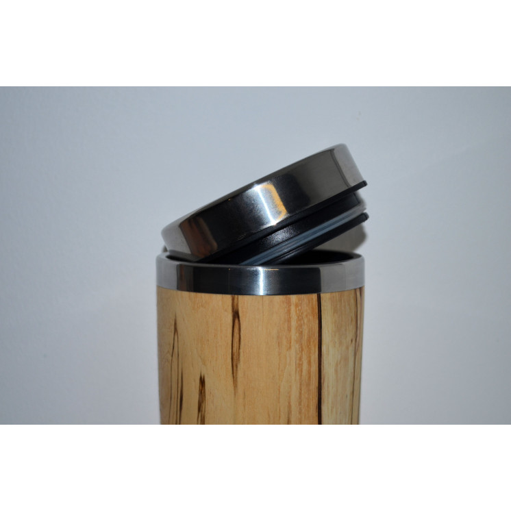 Mug à emporter en inox et en bois de différentes essences locales