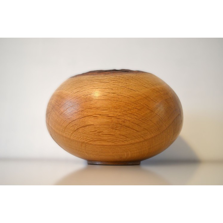 Coupe en chêne avec écorce apparente