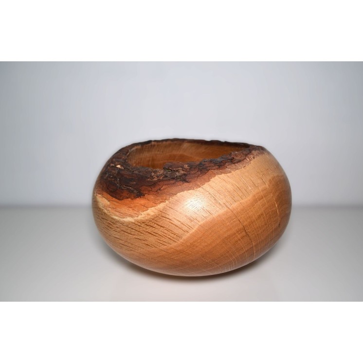 Coupe en chêne avec écorce apparente