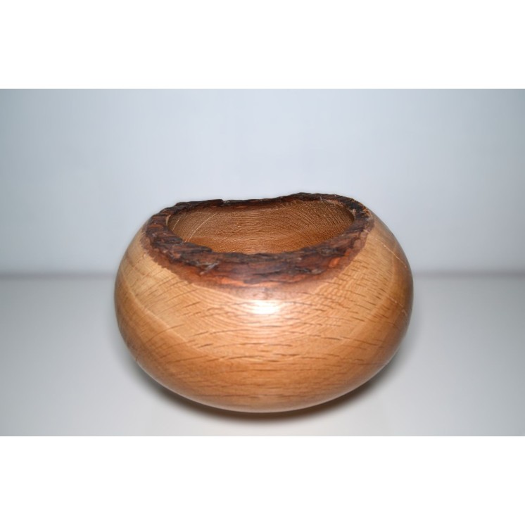 Coupe en chêne avec écorce apparente