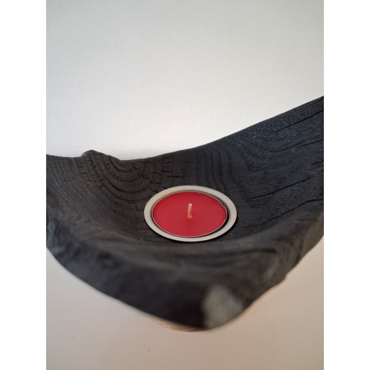 Bougeoir évasé en bois tourné et carbonisé en surface